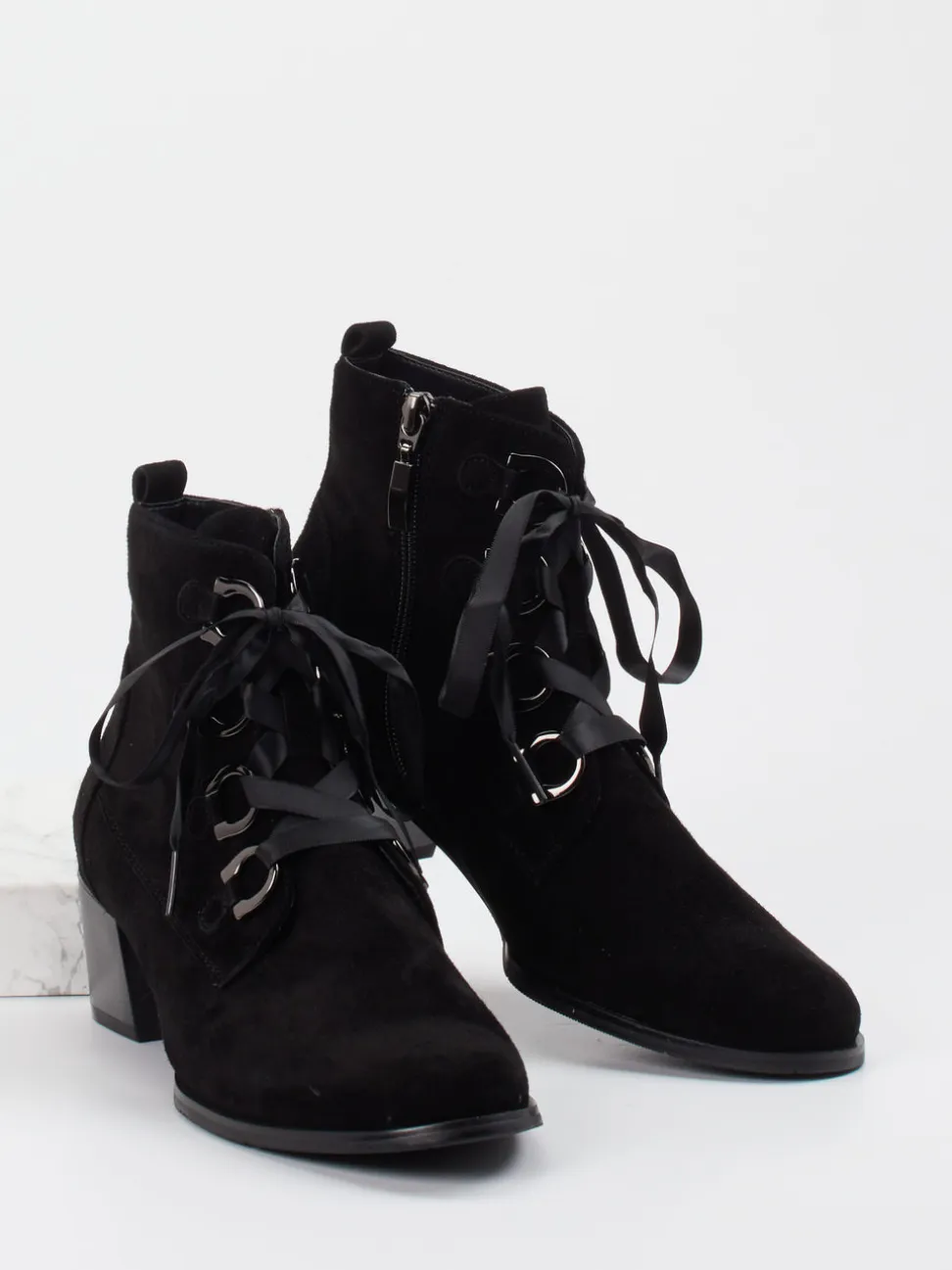 Ralph Harrison – Stiefelette aus Veloursleder Schwarz