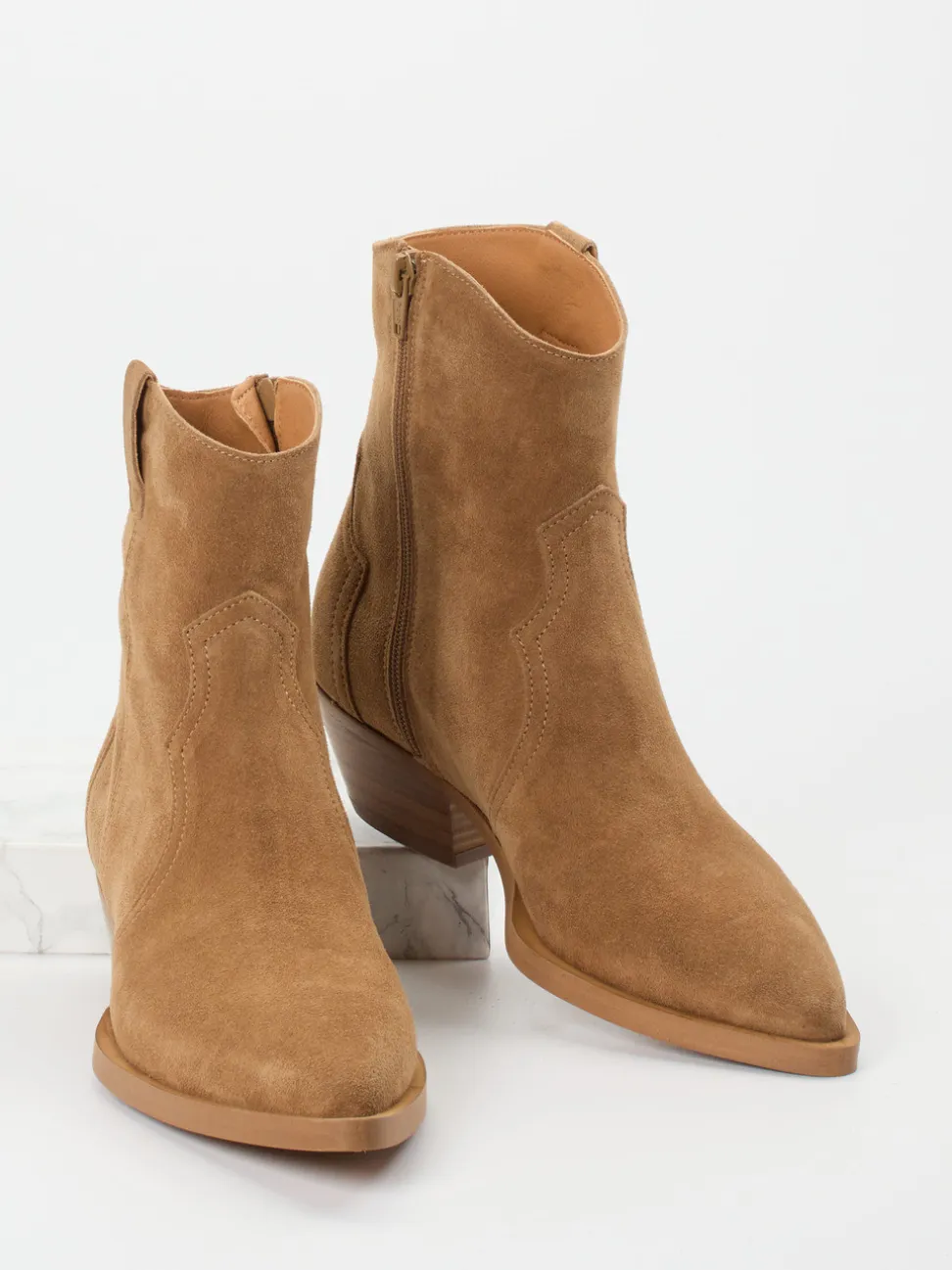 Ralph Harrison – Western-Stiefelette aus Veloursleder Cognac