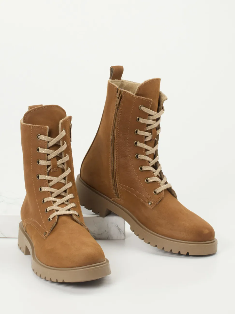 Ralph Harrison Classic – Schnürboots aus Nubukleder Cognac