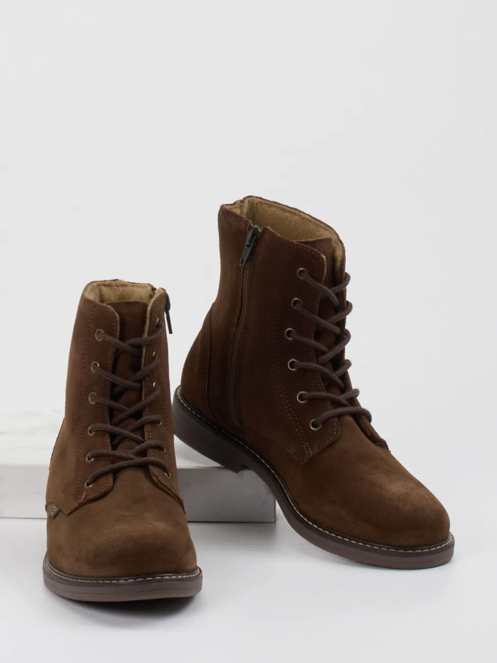 Ralph Harrison Classic – Schnürboots aus Veloursleder braun
