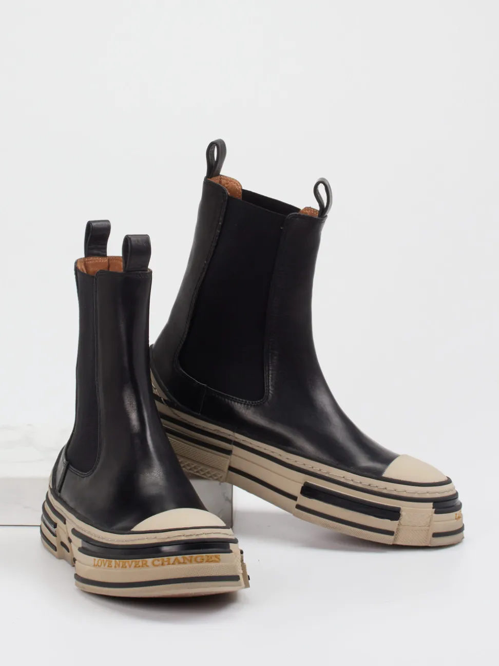 Rebecca White – Chelsea Boots aus Kalbleder Schwarz