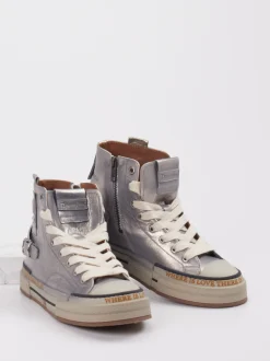 Rebecca White – High-Top Sneaker aus Metallicleder silber
