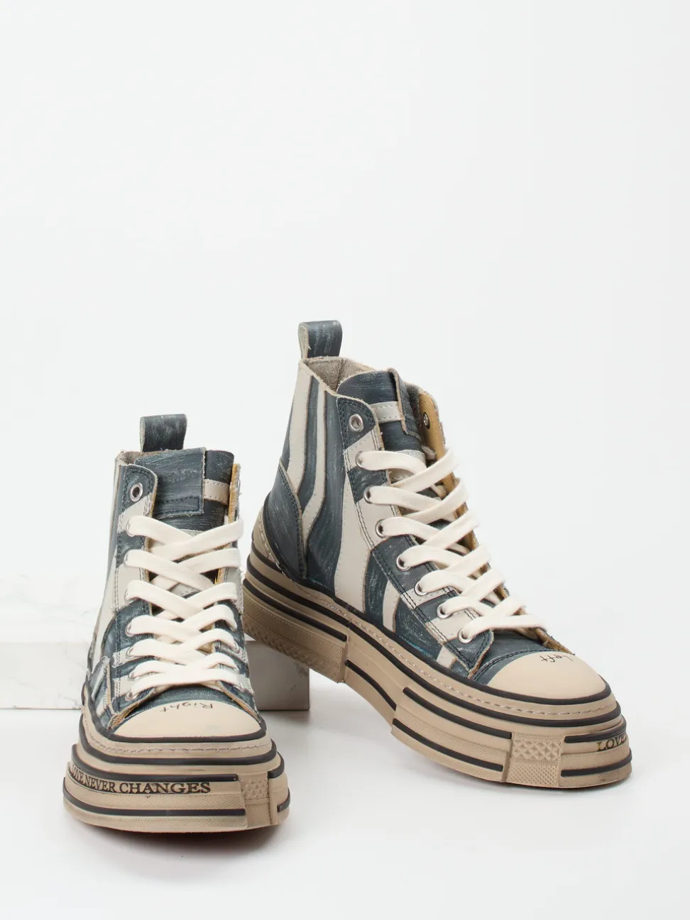 Rebecca White – High-Top-Sneaker aus Leder blau