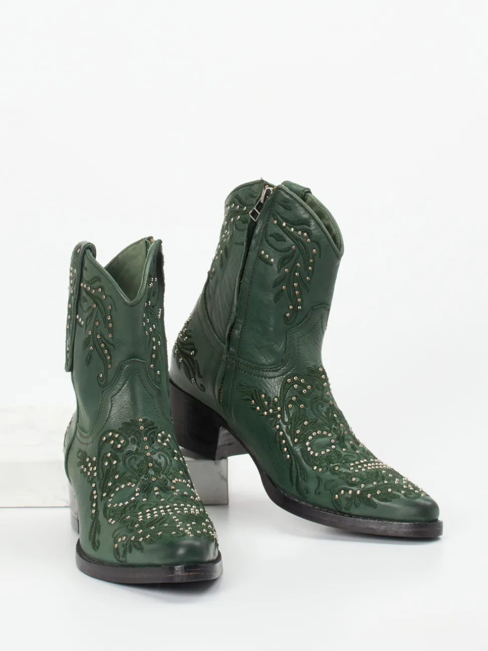 Rebecca White – Western-Stiefelette aus Lammleder grün