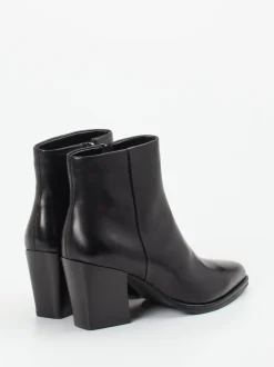 Regarde Le Ciel – Ankle Boots aus Kalbleder schwarz