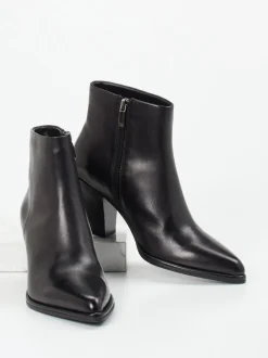 Regarde Le Ciel – Ankle Boots aus Kalbleder schwarz