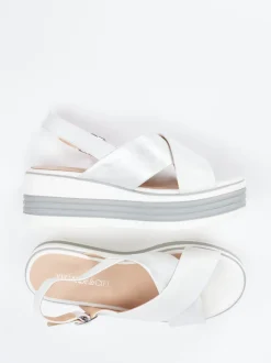 Regarde Le Ciel – Plateau-Sandale aus Kalbleder Offwhite