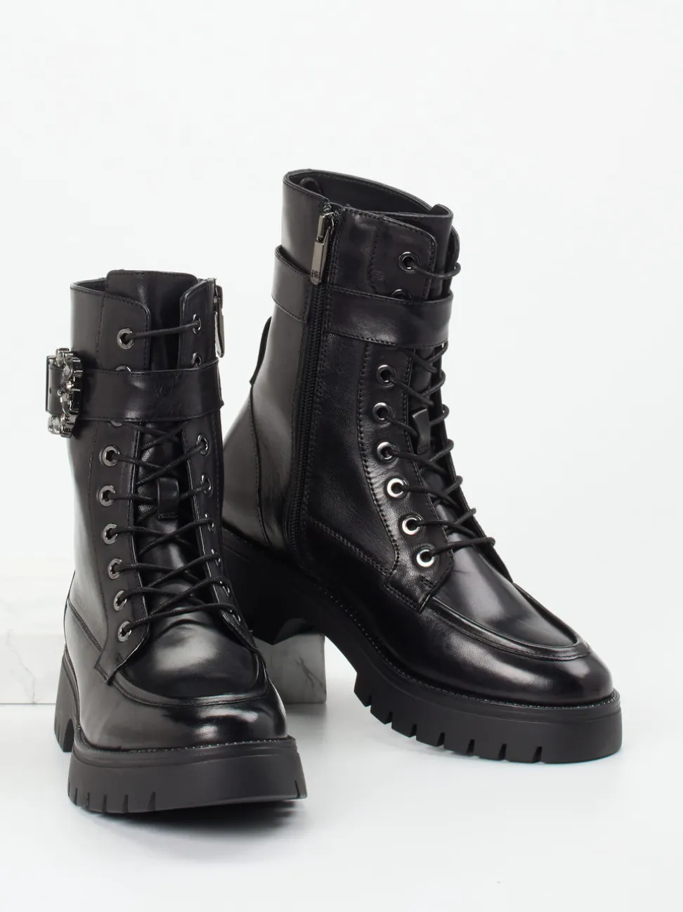 Regarde Le Ciel – Schnürboots aus Lammleder Schwarz