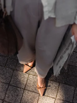 Roberto Festa – Kitten Heels aus Hochglanzleder karamell