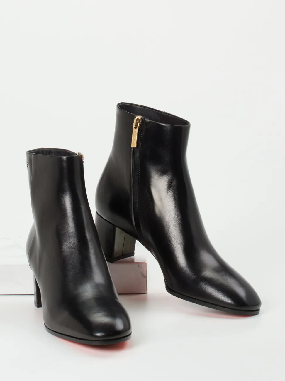 Santoni – Ankle Boots aus Lammleder in Schwarz