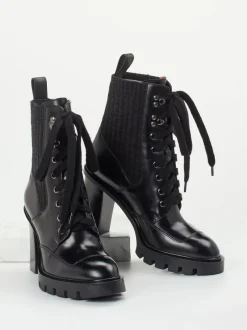 Santoni – Schnürstiefelette aus Hochglanzleder Schwarz