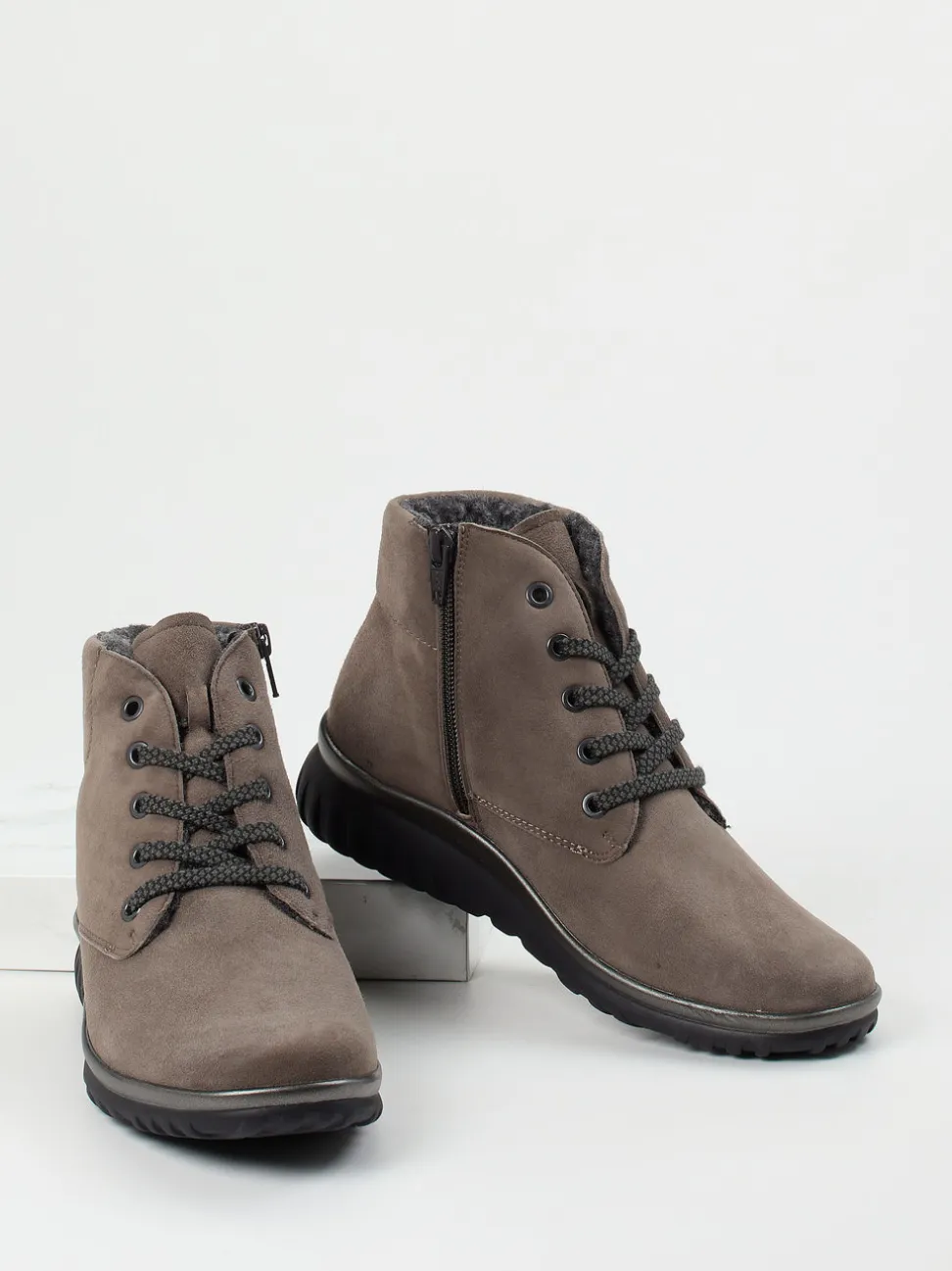 Semler – Schnürboots aus Veloursleder taupegrau