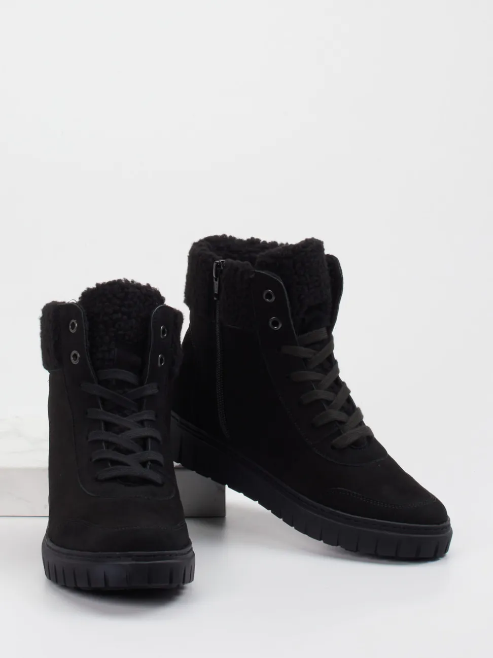 Semler – Schnürboots aus Veloursleder schwarz