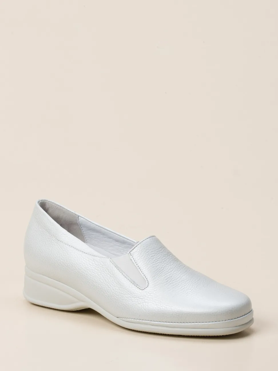 Semler – Slipper aus Metallicleder in Weiß