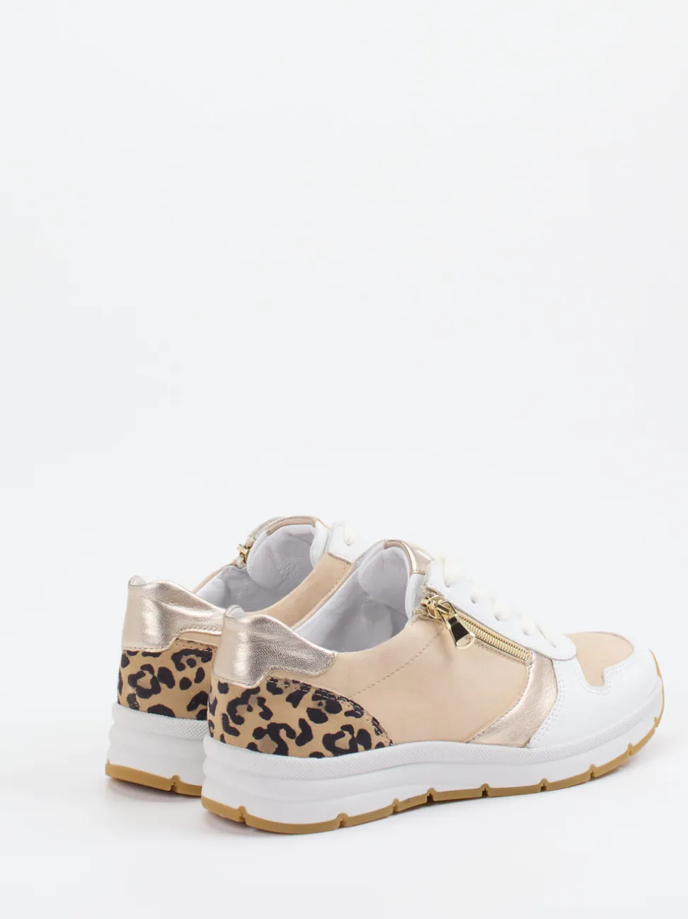 Semler – Sneaker aus Veloursleder in Beige