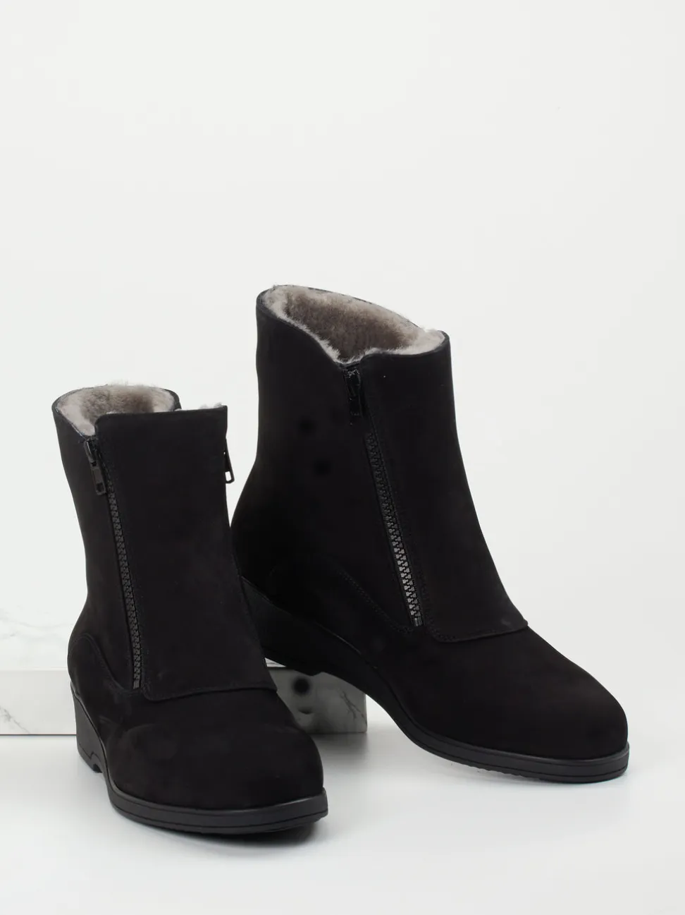 Semler – Stiefelette aus Nubukleder schwarz