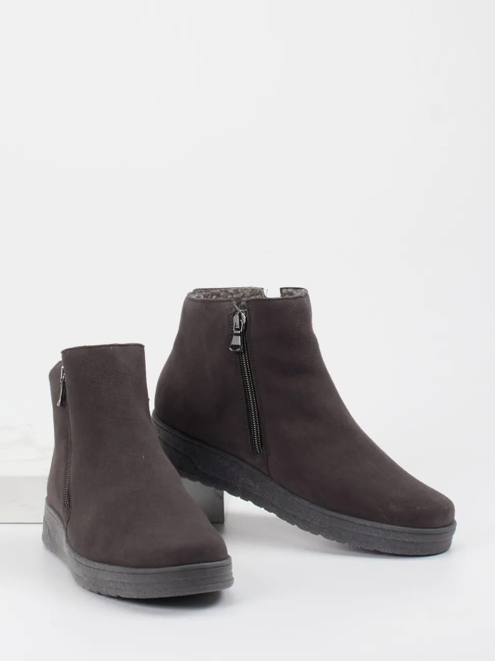 Semler – Stiefelette aus Veloursleder grau