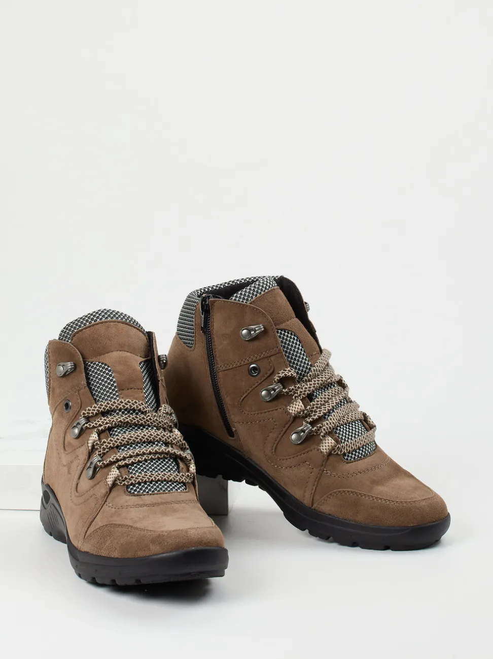 Semler – Wanderboots aus Veloursleder mittelbraun