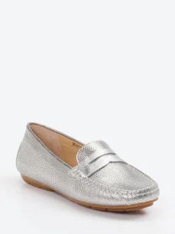 Si – Penny Loafer aus Metallic-Kalbleder silber