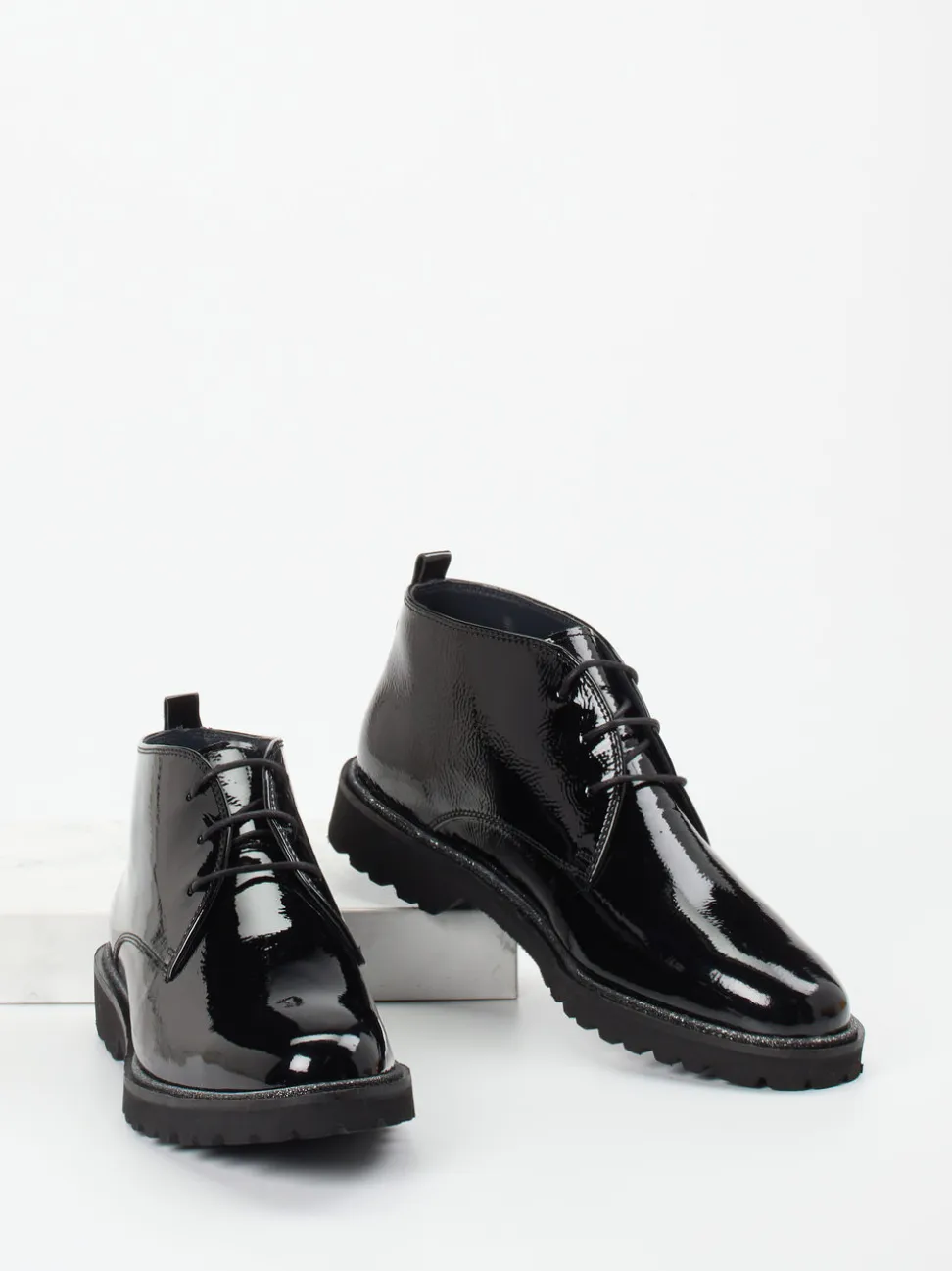 Sioux – Schnürstiefelette aus Lackleder schwarz