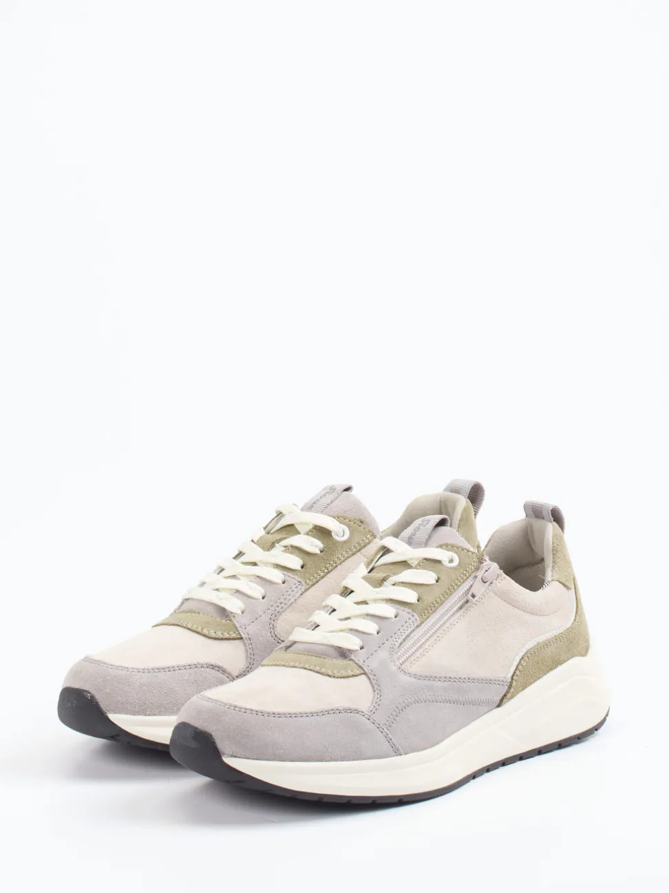 Sioux – Sneaker aus Veloursleder in Beigegrau