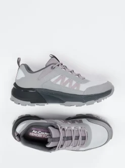 Skechers – Outdoor-Sneaker aus Textil in Hellgrau