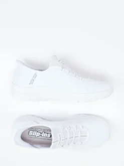Skechers – Slip-On Sneaker aus Mesh-Textil weiß