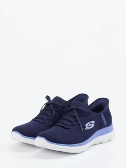 Skechers – Slip-On Sneaker aus gestricktem Textil blau