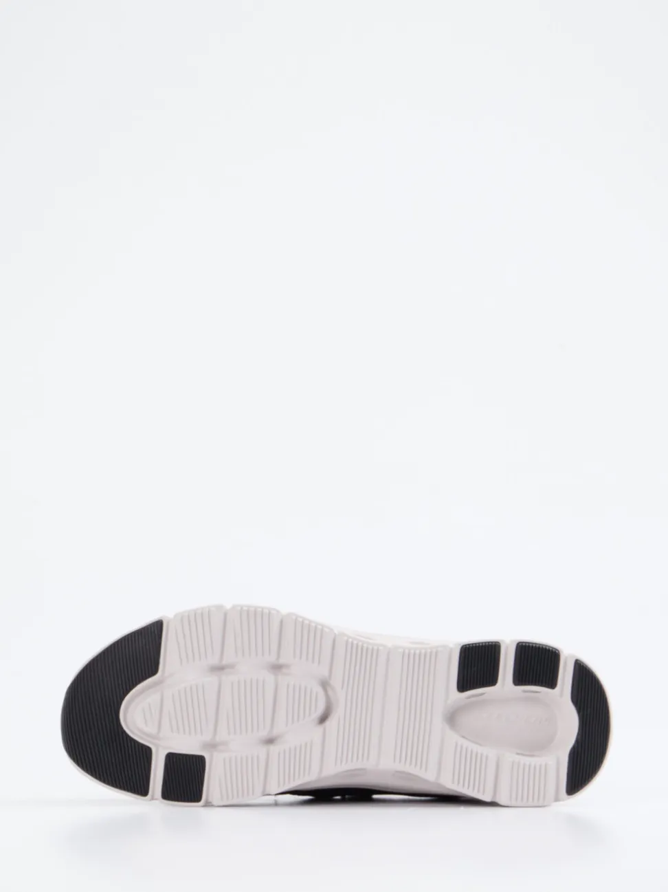 Skechers – Slip-On Sneaker aus Mesh in Schwarz