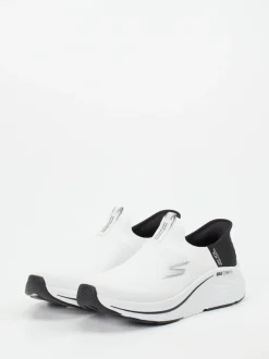 Skechers – Slip-On Sneaker aus gestricktem Textil weiß