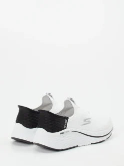 Skechers – Slip-On Sneaker aus gestricktem Textil weiß