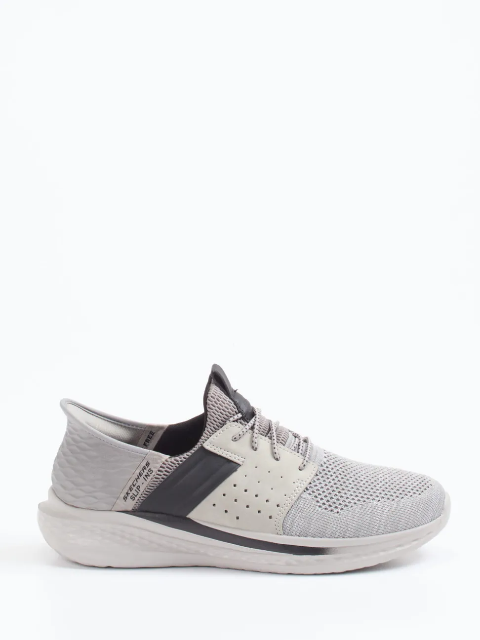 Skechers – Slip-On Sneaker aus Textil in Grau