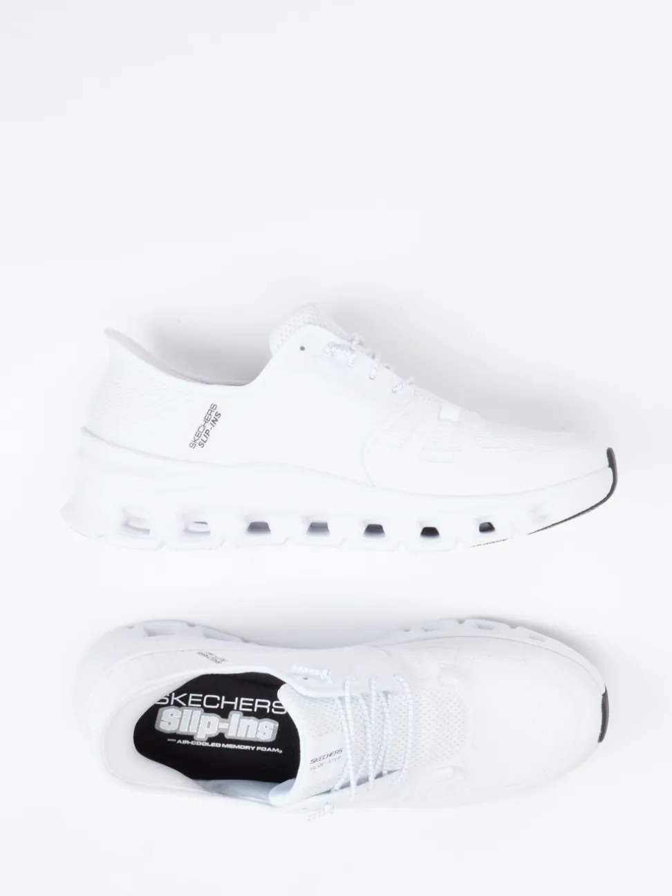 Skechers – Slip-On Sneaker aus Mesh in Weiß