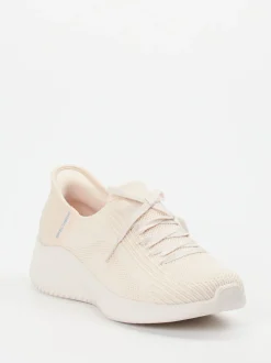 Skechers – Slip-On Sneaker aus Textil in Cremeweiß