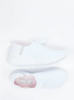 Skechers – Slip-On Sneaker aus Textil in Weiß