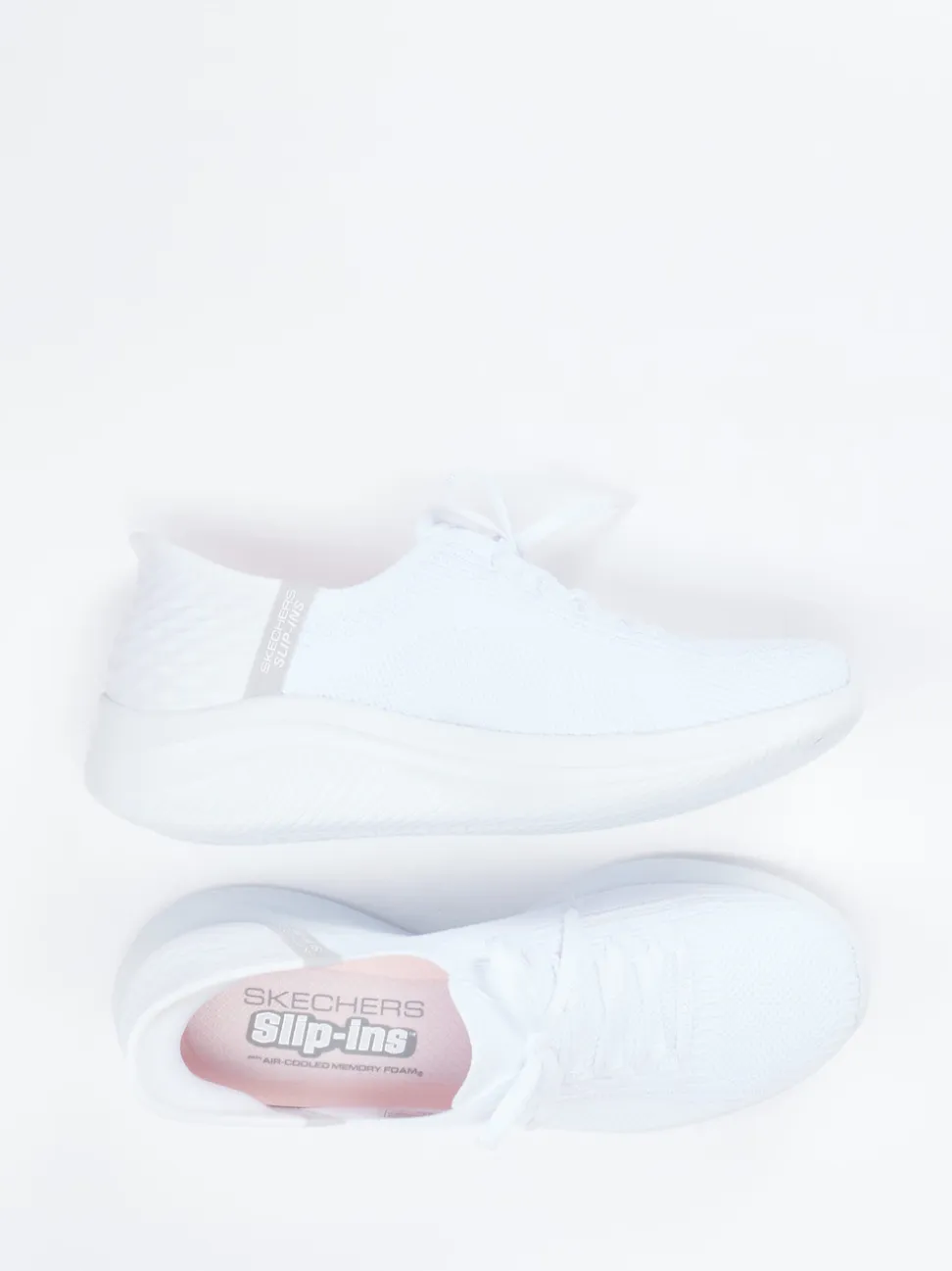 Skechers – Slip-On Sneaker aus Textil in Weiß