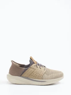Skechers – Slip-On Sneaker aus Textil in Braun