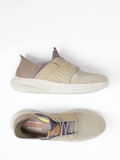 Skechers – Slip-On Sneaker aus Textil in Braun