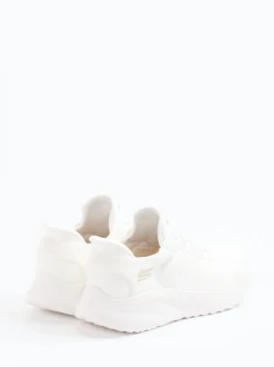 Skechers – Slip-On Sneaker aus Textil in Offwhite