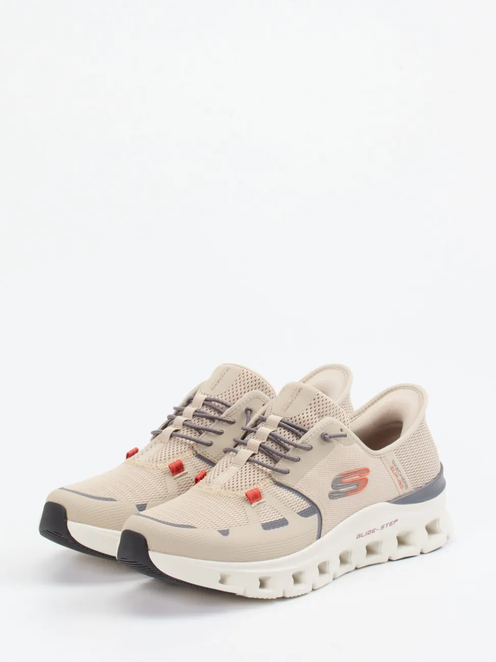 Skechers – Slip-On-Sneaker aus Mesh in Sandbeige