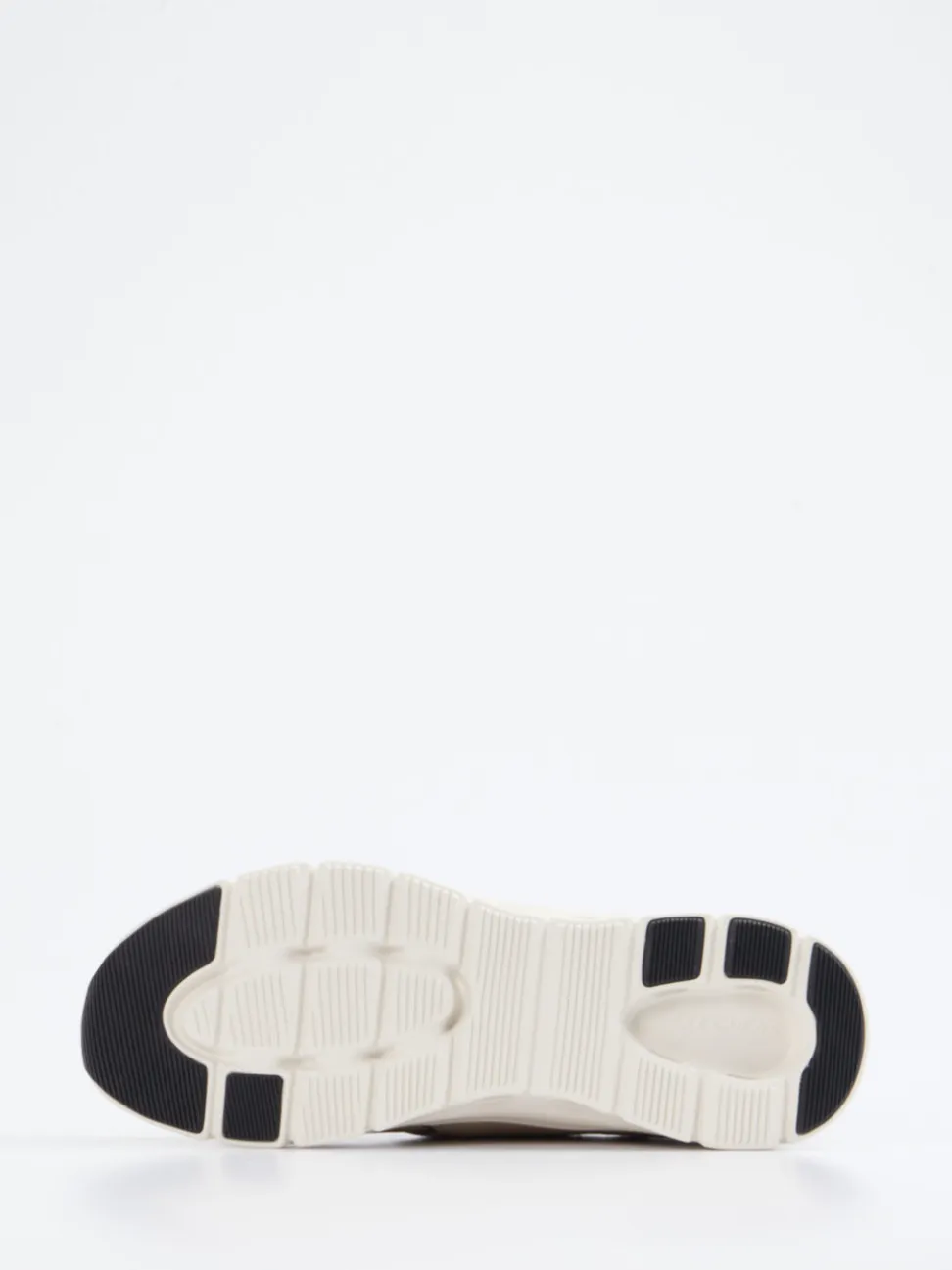 Skechers – Slip-On-Sneaker aus Mesh in Sandbeige