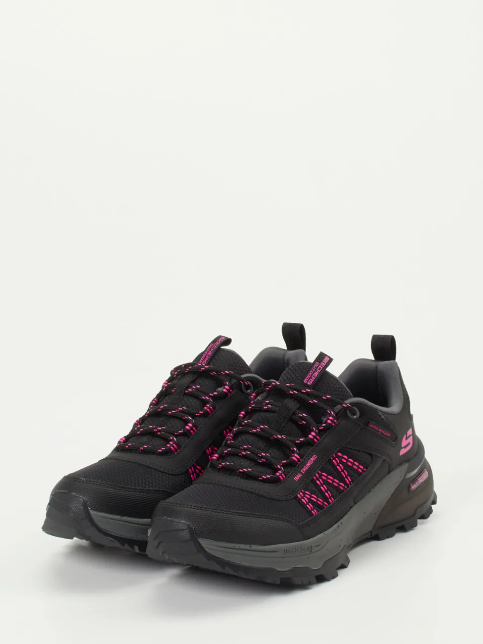 Skechers – Trail-Sneaker aus Textil in Schwarz