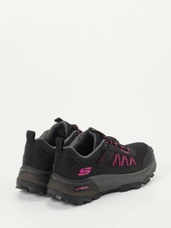 Skechers – Trail-Sneaker aus Textil in Schwarz
