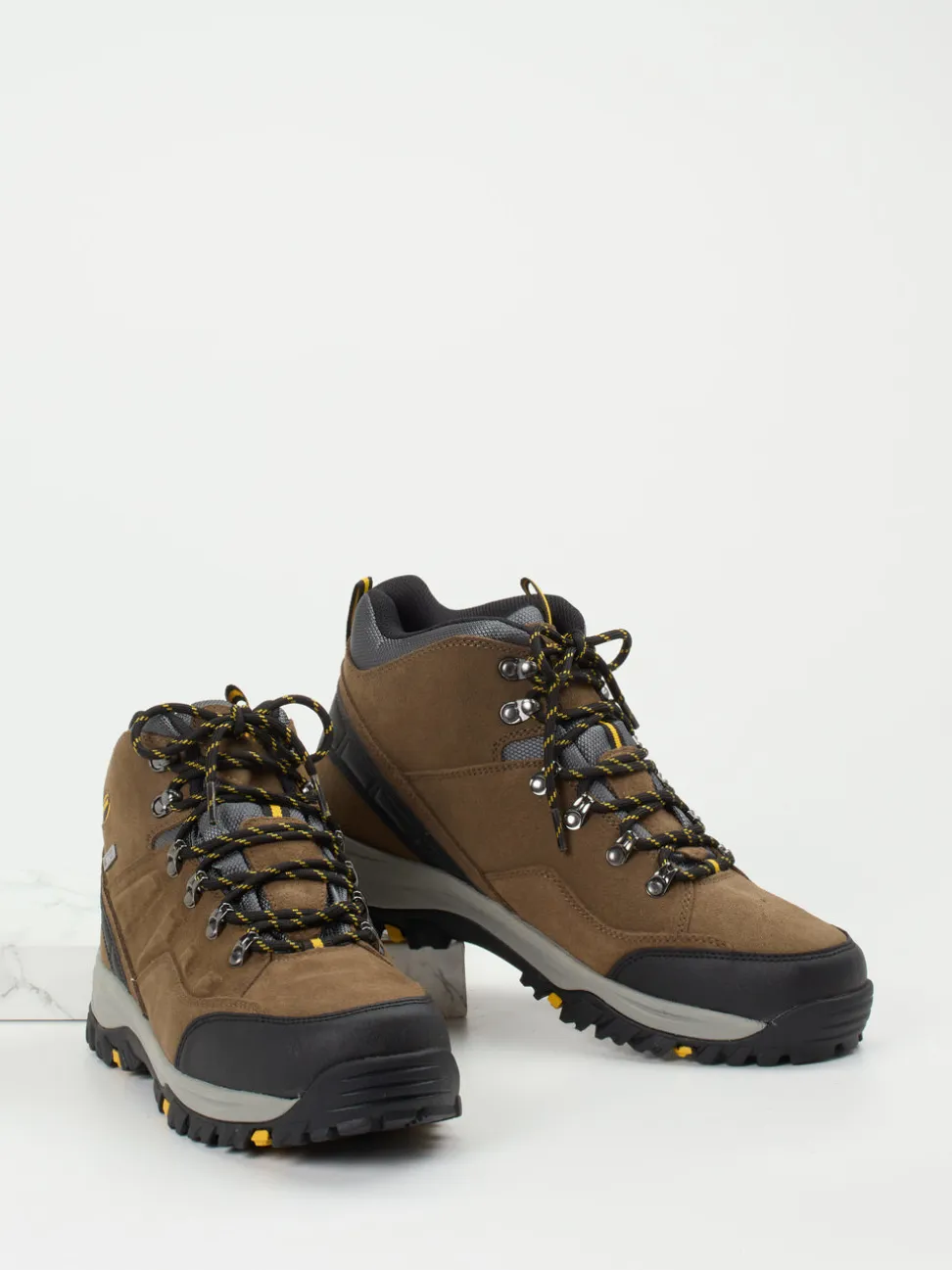Skechers – Wanderschuhe aus Veloursleder mittelbraun
