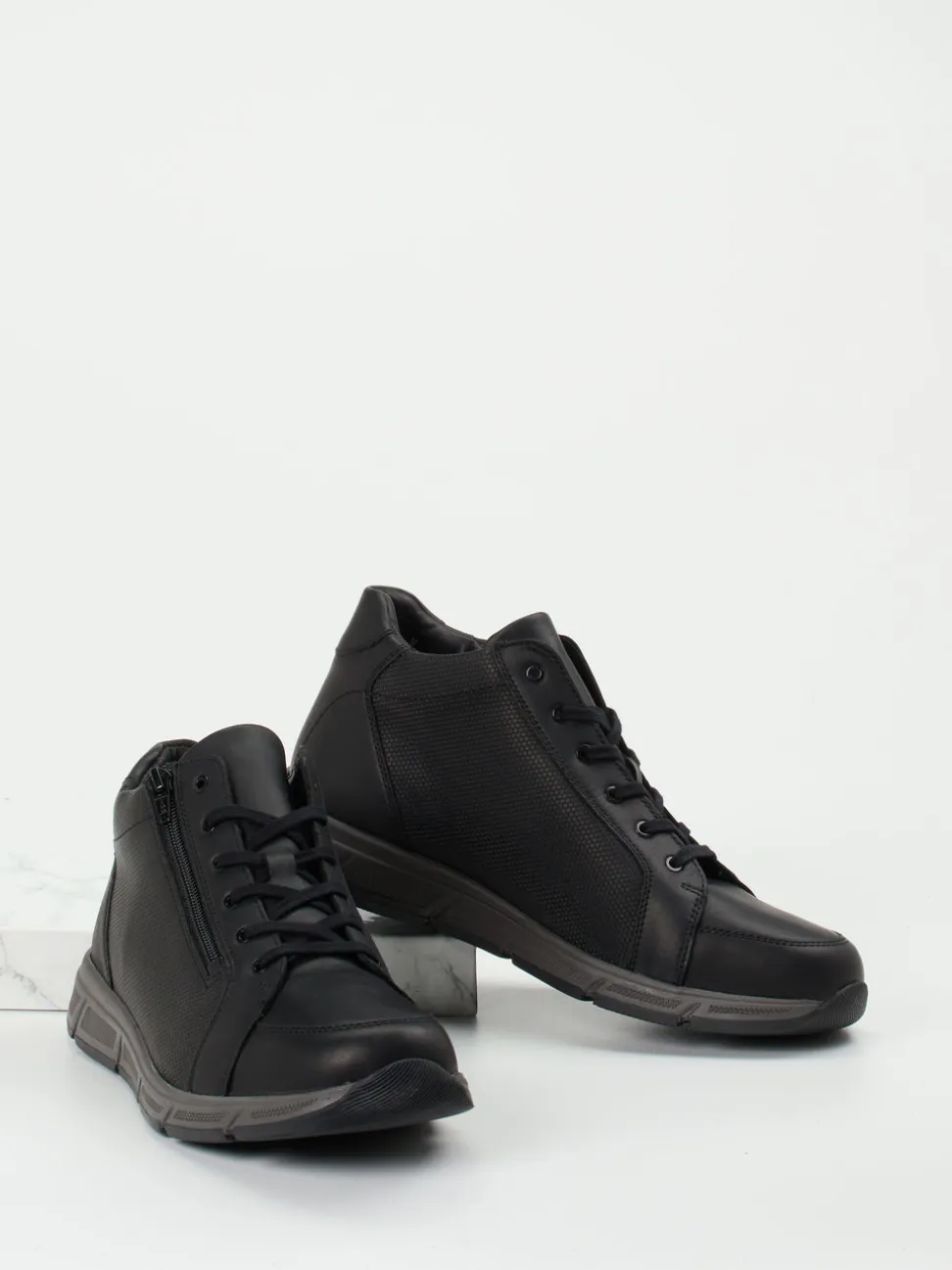 Solidus – Mid-Top Sneaker aus Kalbleder Schwarz