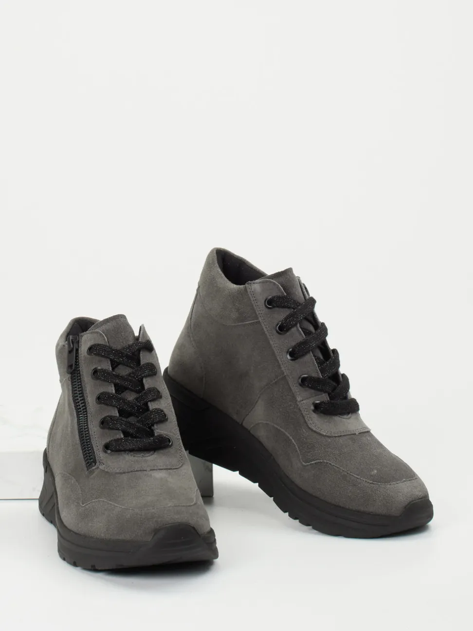 Solidus – Schnürstiefelette aus Veloursleder grau
