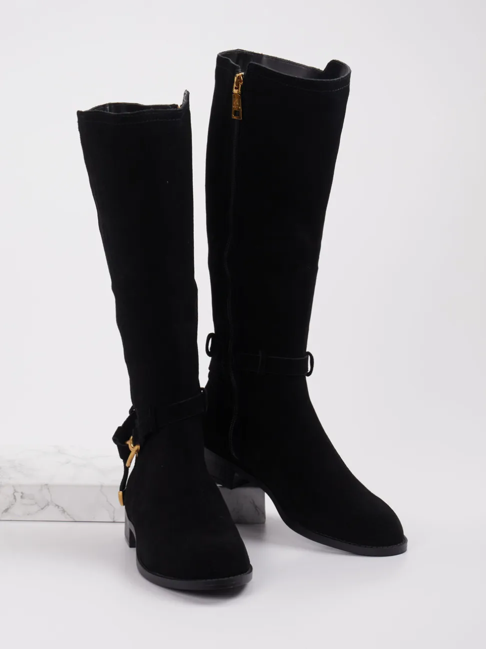 Steve Madden – Kniehohe Stiefel aus Veloursleder schwarz