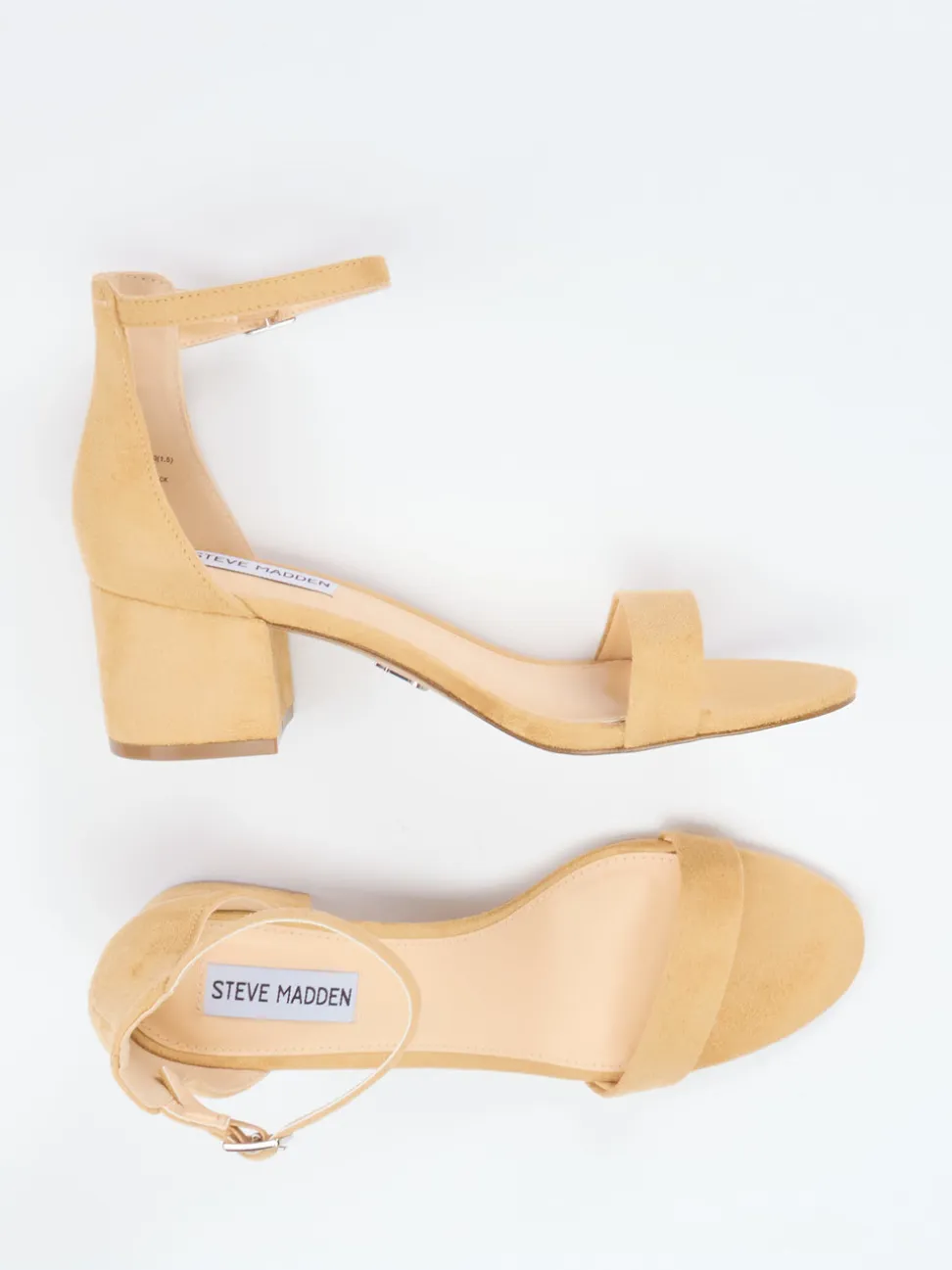 Steve Madden – Sandalen aus Veloursleder in Beige
