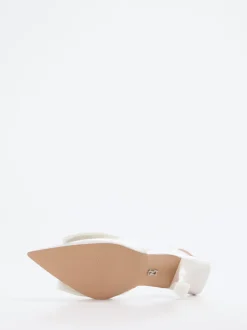 Steve Madden – Slingpumps aus Textil in Satinoptik Weiß