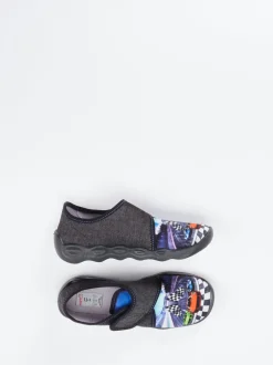 Superfit – Hausschuh aus Textil mit Rennwagenmotiv